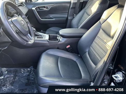 Used 2022 Toyota RAV4 XLE Premium image 17