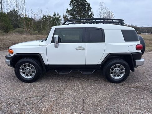 Used 2012 Toyota FJ Cruiser Base image 5