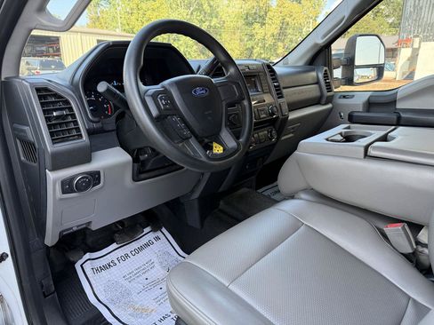 Used 2017 Ford F250 XL w/ Power Equipment Group AWD/4WD image 12