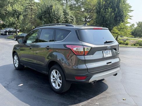 Used 2018 Ford Escape SE w/ SE Sync 3 Package FWD image 4