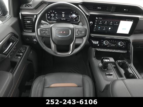 Used 2025 GMC Sierra 1500 AT4 w/ AT4 Premium Package AWD/4WD image 12