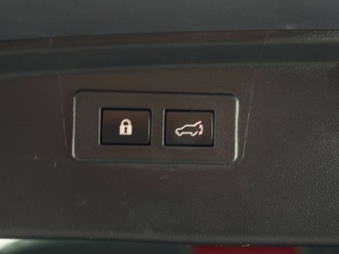 Used 2025 Subaru Outback Limited AWD/4WD image 17
