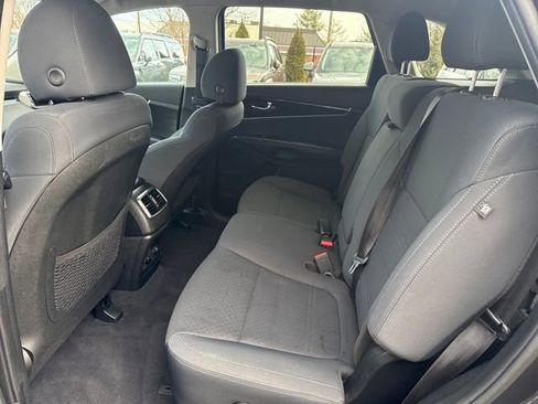Used 2019 Kia Sorento LX w/ LX Convenience Package image 25
