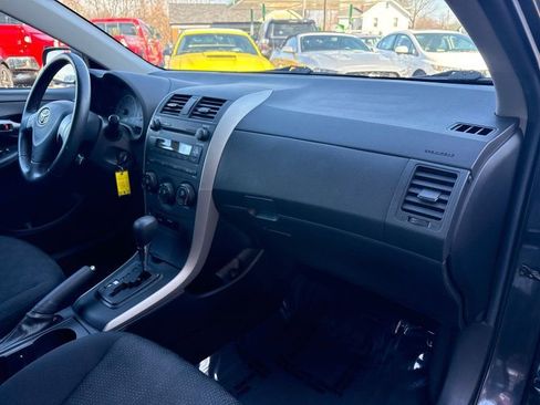 Used 2009 Toyota Corolla S image 16
