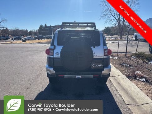 Used 2008 Toyota FJ Cruiser 4WD image 6