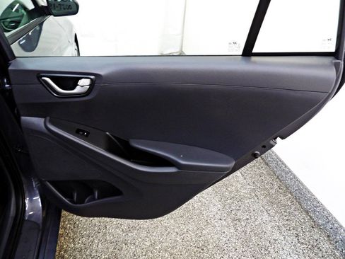 Used 2018 Hyundai Ioniq Blue FWD image 12