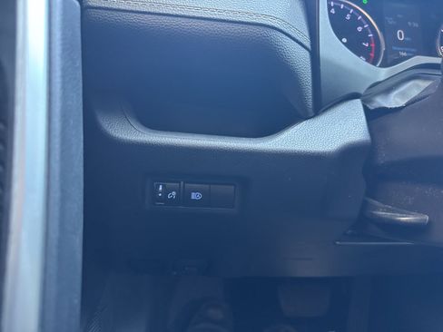 Used 2019 Toyota RAV4 LE w/ All Weather Liner Package AWD/4WD image 29