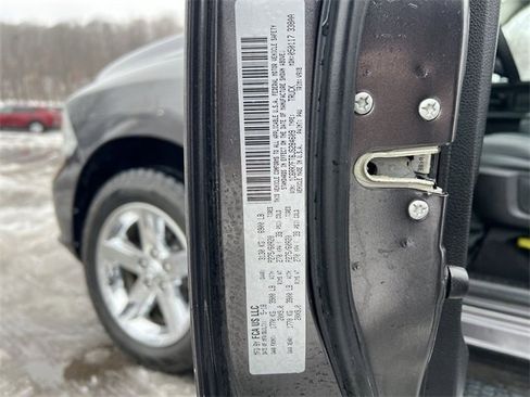 Used 2018 RAM 1500 Express w/ Express Value Package image 26