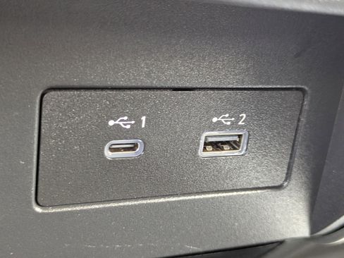 Used 2021 Nissan Titan SV w/ SV Convenience Package image 25