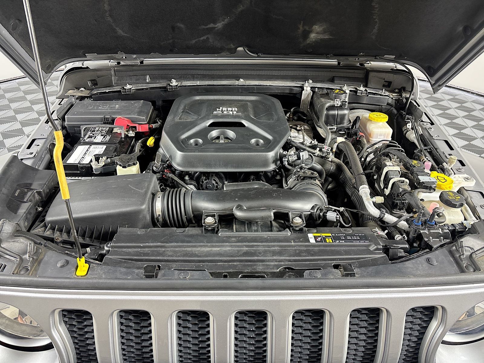 Used 2020 Jeep Wrangler Unlimited Sahara AWD/4WD image 28