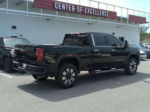 Used 2025 GMC Sierra 2500 Denali AWD/4WD image 6