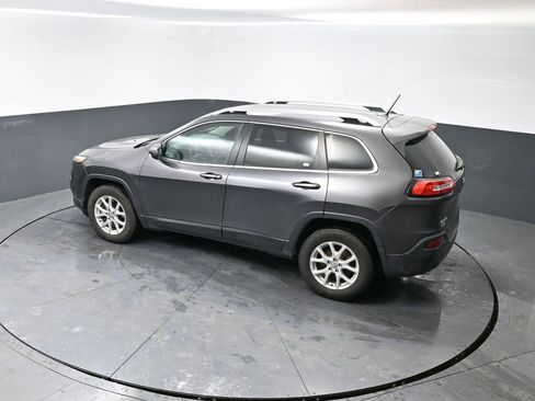 Used 2015 Jeep Cherokee Latitude w/ Cold Weather Group image 19