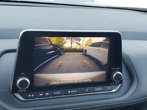 Used 2025 Nissan Rogue SV FWD image 19