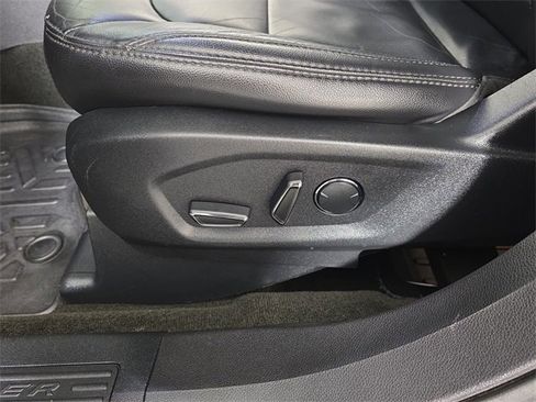 Used 2017 Ford Explorer XLT w/ Equipment Group 202A image 18