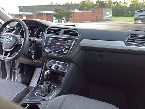 Used 2020 Volkswagen Tiguan S FWD image 22