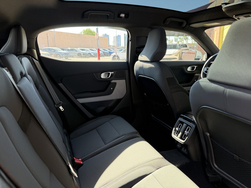 Used 2024 Polestar Polestar 2 RWD image 39