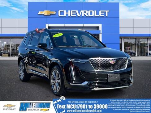 Used 2025 Cadillac XT6 Premium Luxury image 1