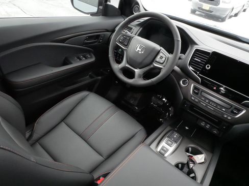 Certified 2025 Honda Ridgeline TrailSport image 9