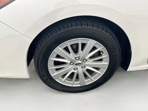 Used 2018 Subaru Impreza 2.0i Premium image 11