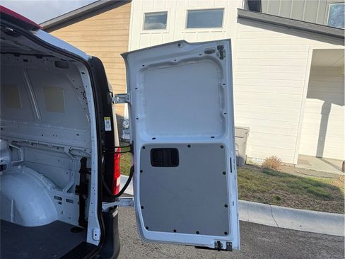 Used 2023 Mercedes-Benz Metris image 31