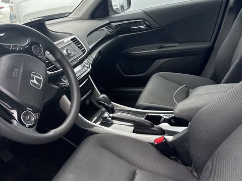 Used 2017 Honda Accord LX image 7