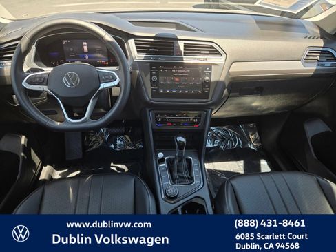 Certified 2023 Volkswagen Tiguan SE w/ Panoramic Sunroof Package AWD/4WD image 13