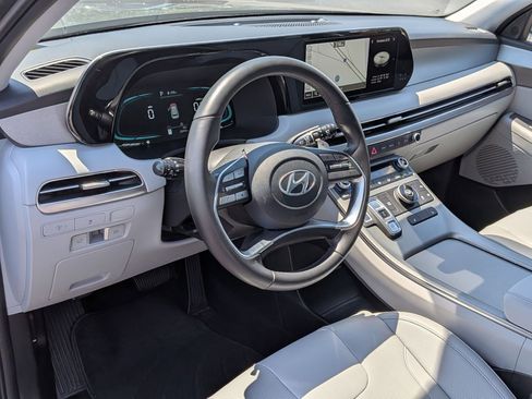 Used 2025 Hyundai Palisade SEL FWD image 16