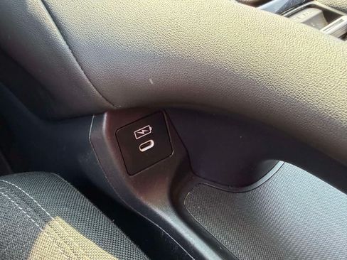 Used 2024 Honda HR-V LX image 19