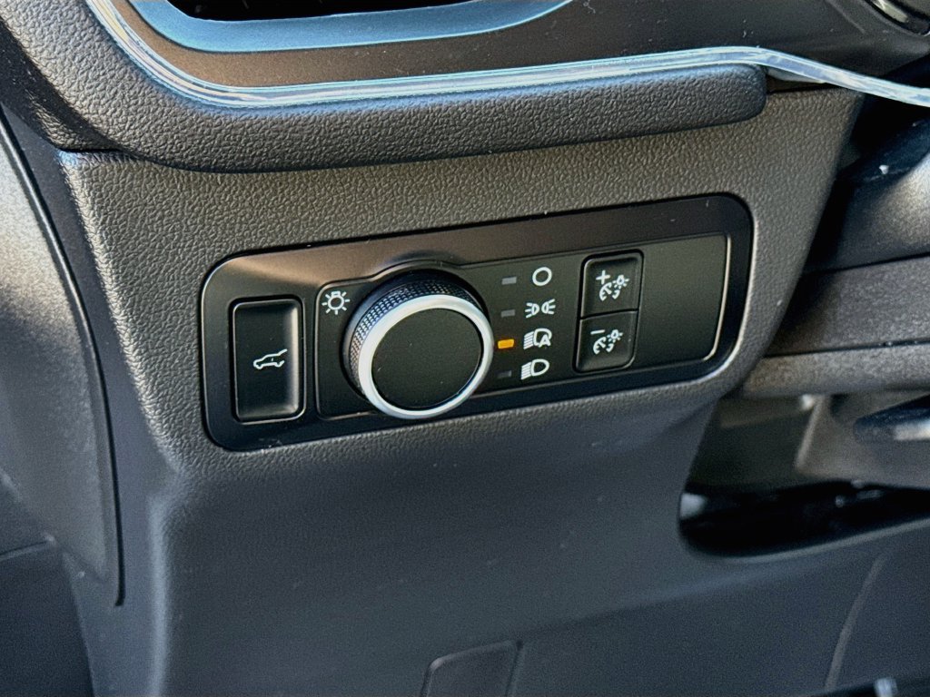 Used 2024 Ford Escape ST-Line w/ Tech Pack #1 FWD image 11