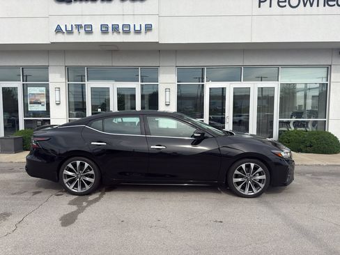 Used 2021 Nissan Maxima Platinum w/ Sport Mat Group FWD image 2