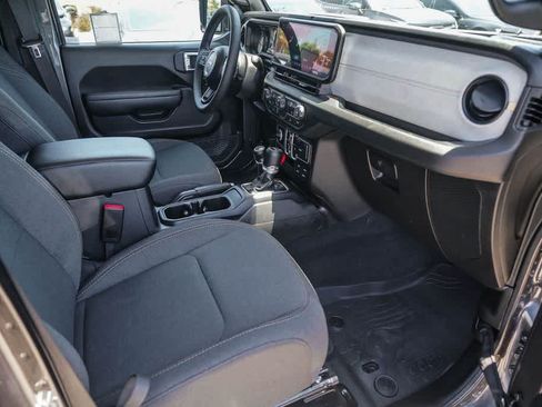 Used 2026 Jeep Wrangler Unlimited Sport AWD/4WD image 15