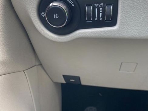 Used 2020 Chrysler Pacifica Limited image 14