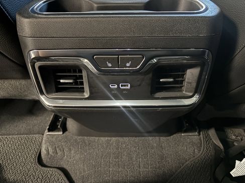 Used 2023 GMC Sierra 1500 Denali w/ Technology Package image 9