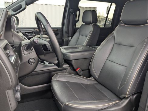 Used 2023 Chevrolet Suburban Premier image 26