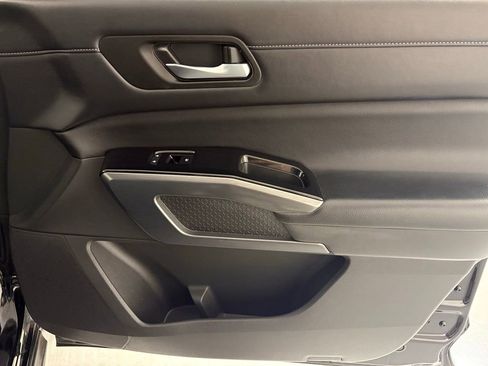 Used 2023 Nissan Pathfinder SL image 42