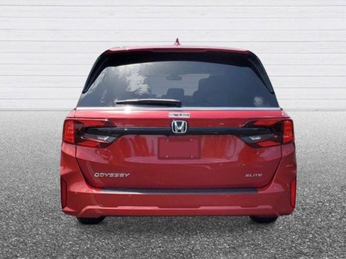New 2026 Honda Odyssey Elite image 3