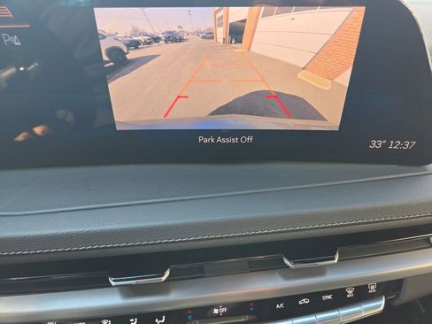 Used 2024 Cadillac XT4 Premium Luxury image 19