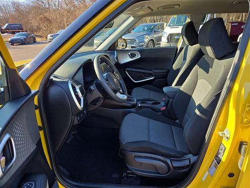 Used 2020 Kia Soul LX image 14