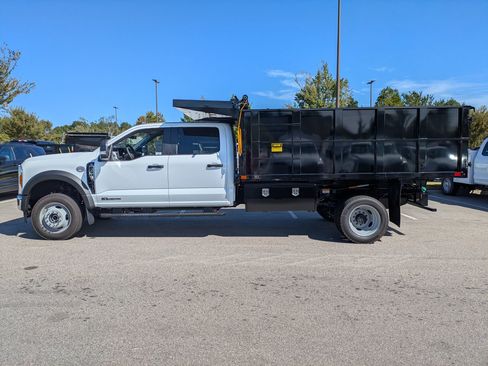 New 2025 Ford F550 4x4 Crew Cab image 7