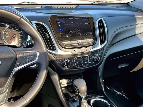 Used 2022 Chevrolet Equinox Premier AWD/4WD image 6