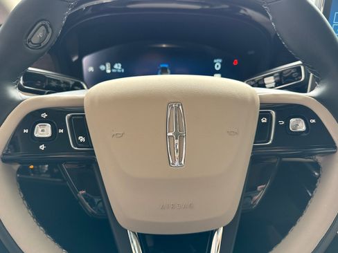 New 2025 Lincoln Corsair Reserve w/ Rear Removable Package Tray image 21