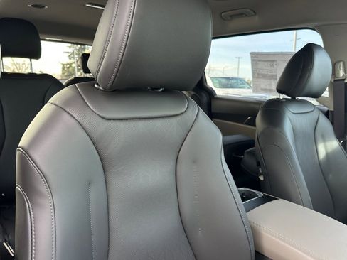 New 2026 Kia Carnival LXS image 15