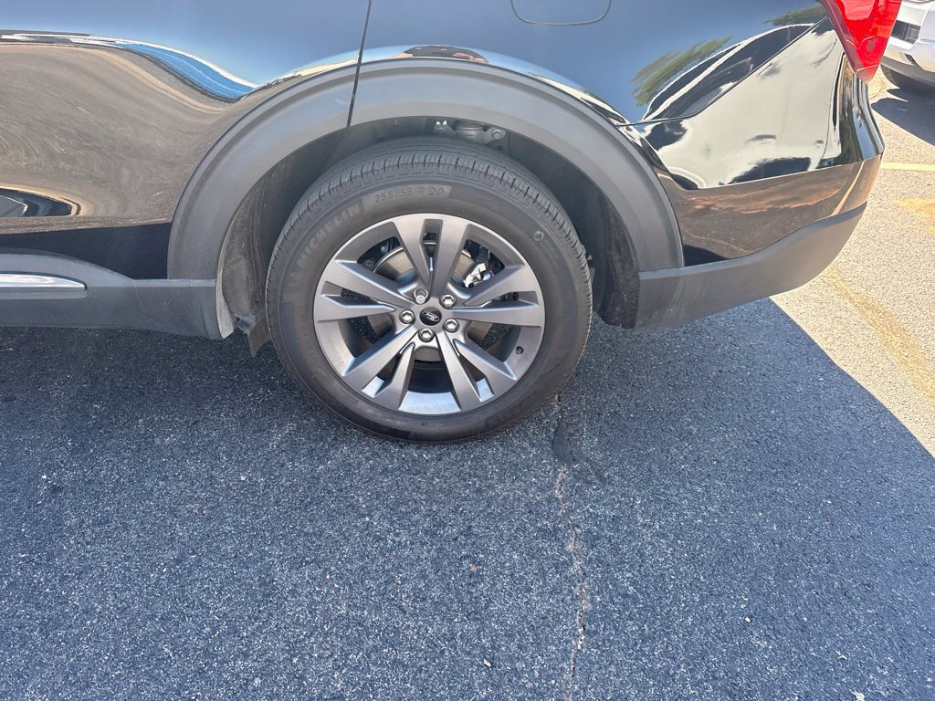 Used 2023 Ford Explorer XLT w/ Equipment Group 202A RWD image 7