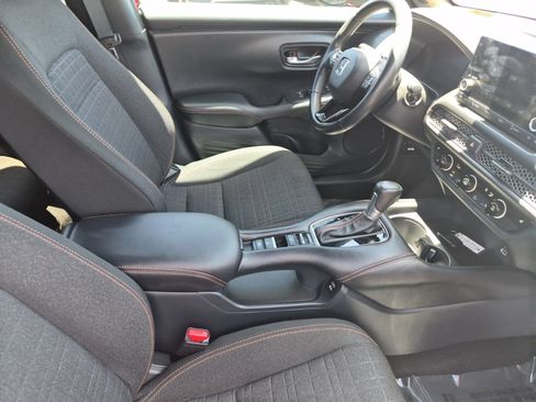 Used 2025 Honda HR-V Sport image 13