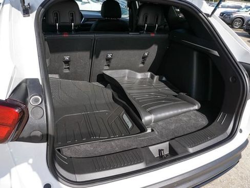 Used 2025 Chevrolet Trax RS w/ Sunroof Package FWD image 8