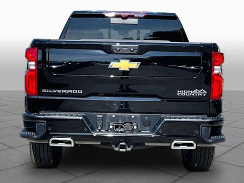 Used 2024 Chevrolet Silverado 1500 High Country w/ High Country Premium Package AWD/4WD image 5