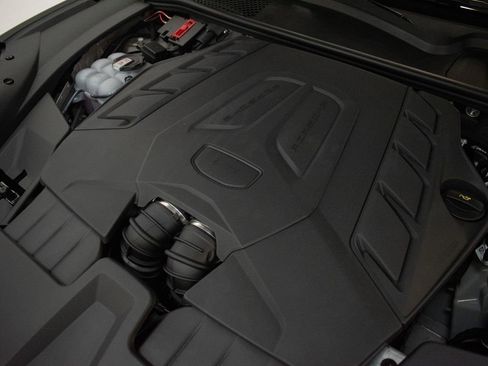 New 2026 Porsche Cayenne GTS image 18