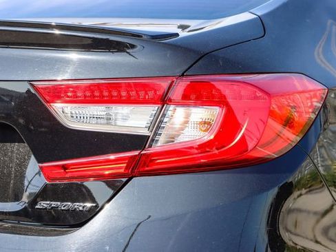 Used 2022 Honda Accord Sport image 9