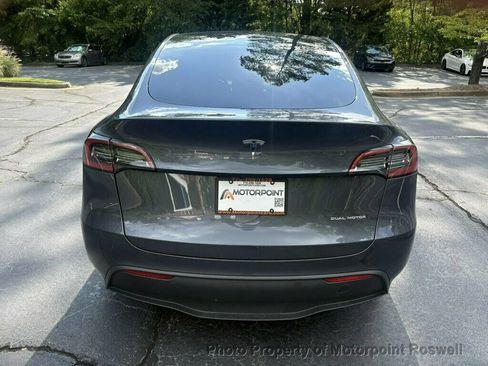 Used 2023 Tesla Model Y AWD image 9