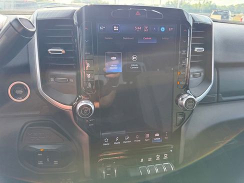 Used 2025 RAM 2500 Big Horn AWD/4WD image 13